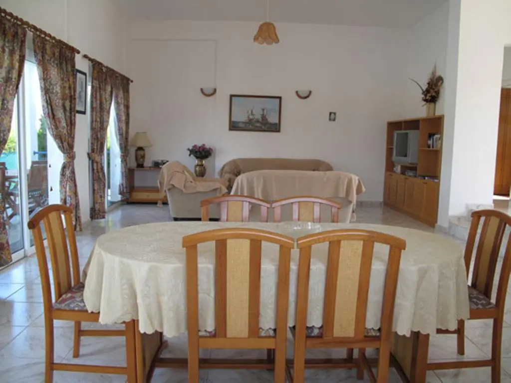 Chriseleni Latchi Villas