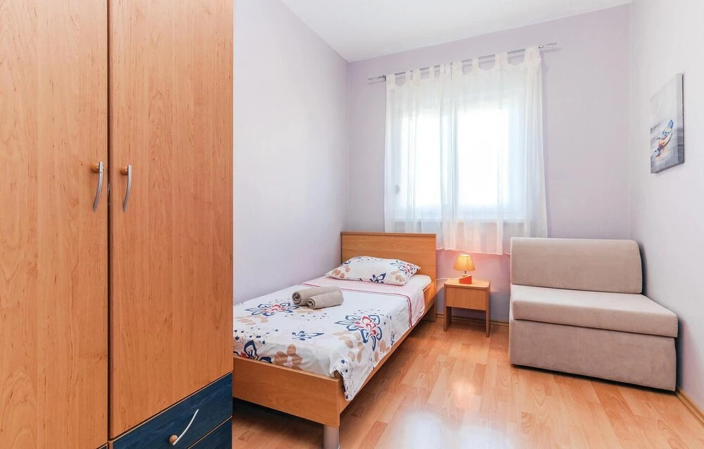 Awesome Home in Petrcane With Wifi and 3 Bedrooms