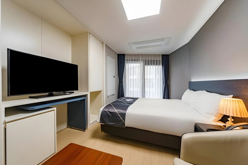 Sokcho Chonpines Beach Hotel