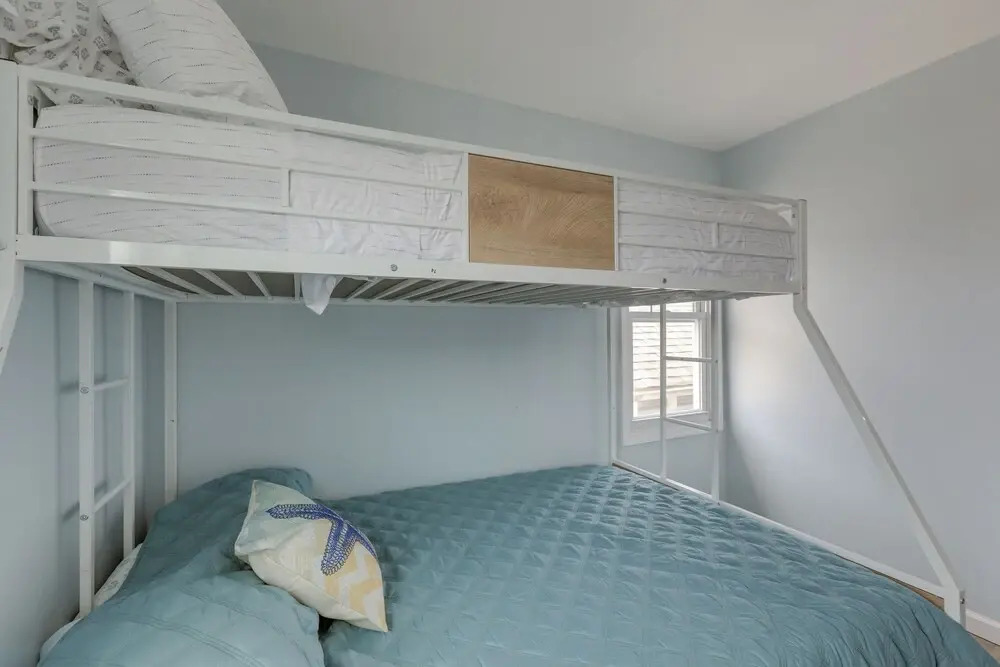 Sunny Seaside Heights Retreat: Walkable Location!