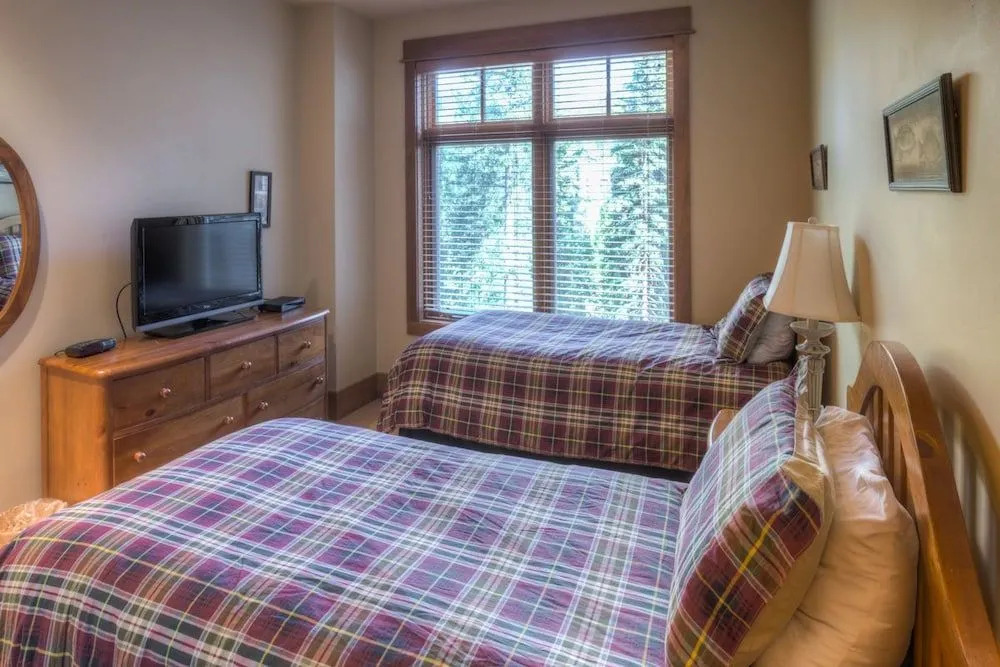 Lone Eagle #3021 - 2 Br Condo
