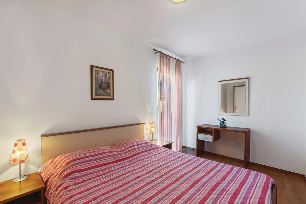 Stunning Home in Pula With Wifi and 5 Bedrooms