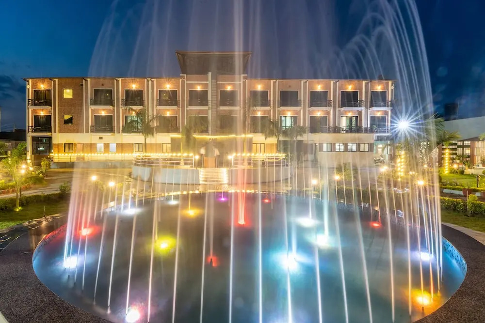 Chitwan Midtown Hotel