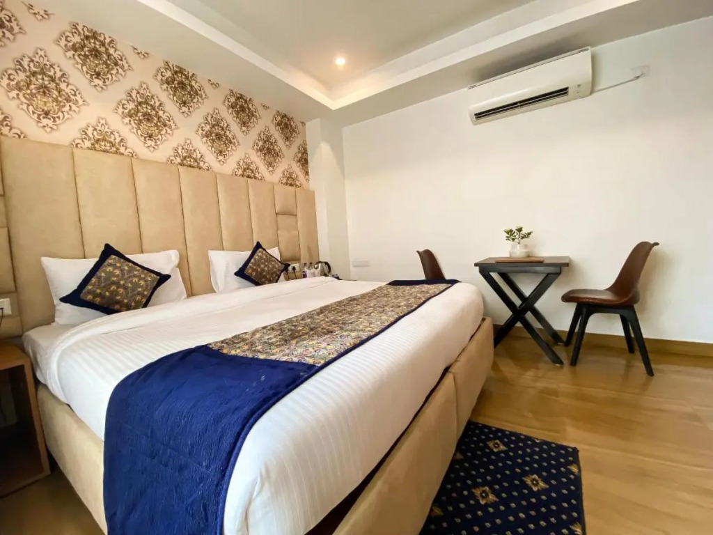 Sky Suites Huda City Center