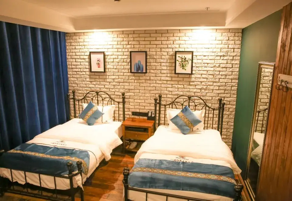 Sunshine Hotel 1st Road (Altay Emerald Bay)