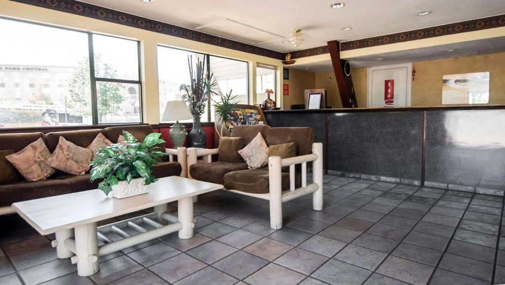 Super 8 by Wyndham Albuquerque Downtown