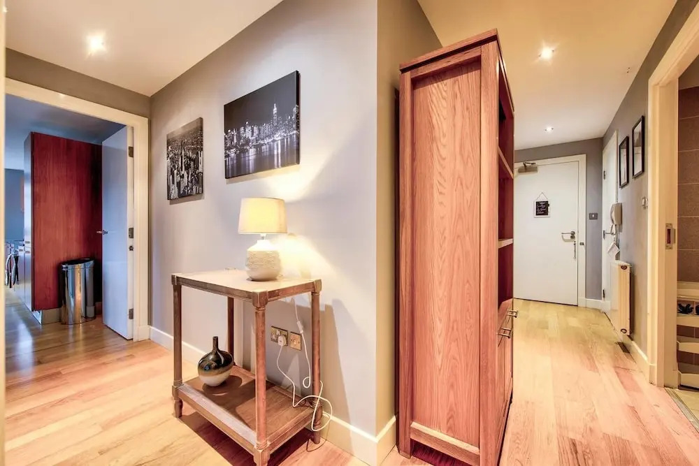 Modern 2 Bed Merchant City Apt With Lift!