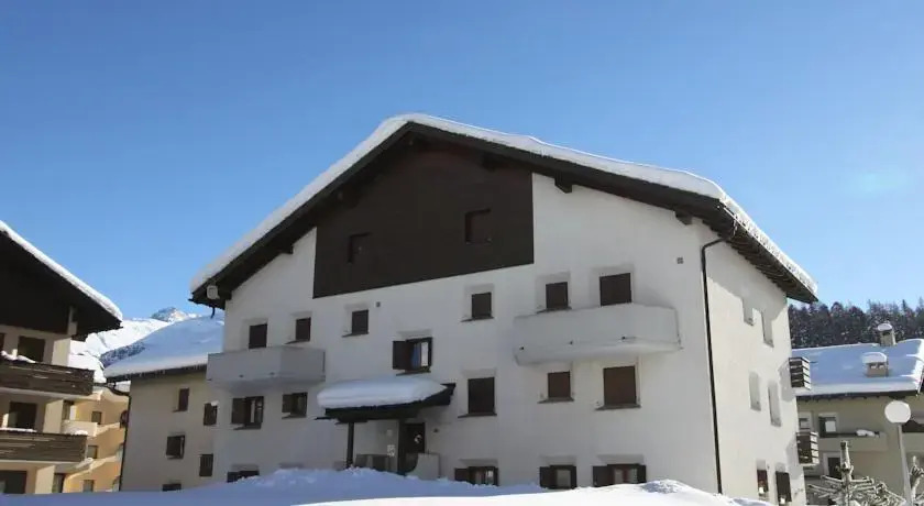Chesa Palüdin 10