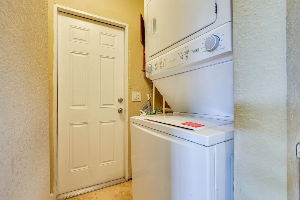 North Lauderdale Vacation Rental: 8 Mi to Beach!