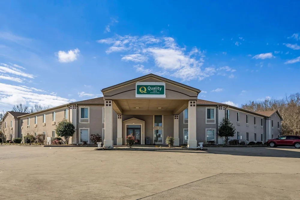 Super 8 by Wyndham Calvert City Kentucky Lake Area