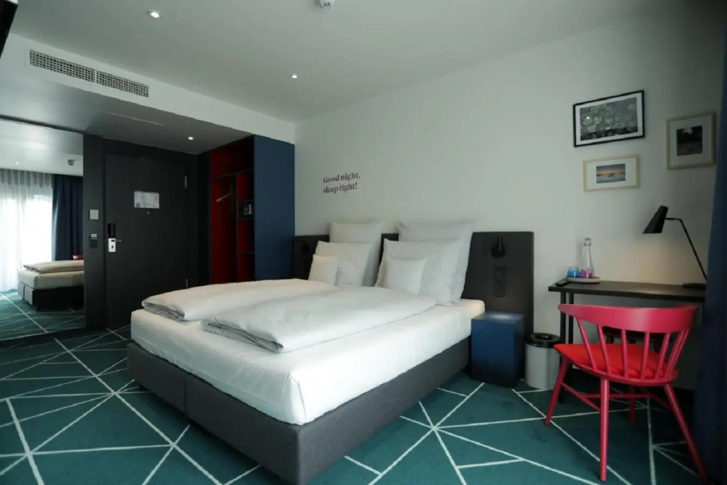 sander Hotel