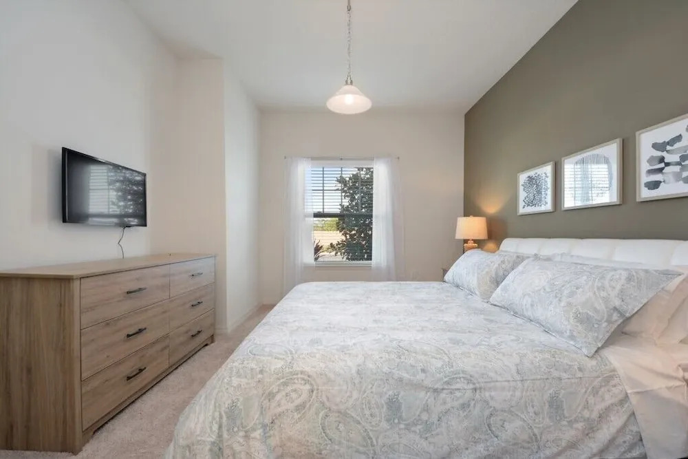 3 Bedroom Villa In The New West Lucaya Ge Townhouse