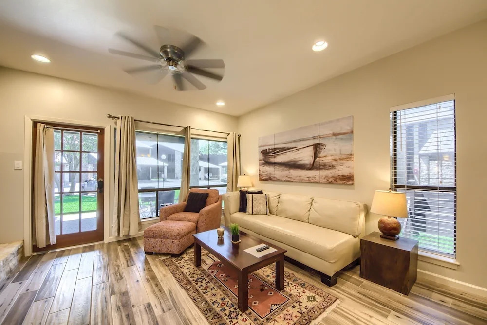 De Comal Cw C101 2 Bedroom Condo by RedAwning