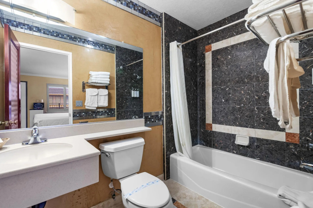 Santa Clarita Motel - Near six Flags Magic Mountain - Valencia