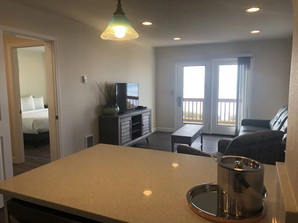 Sailor Jack Oceanfront Motel