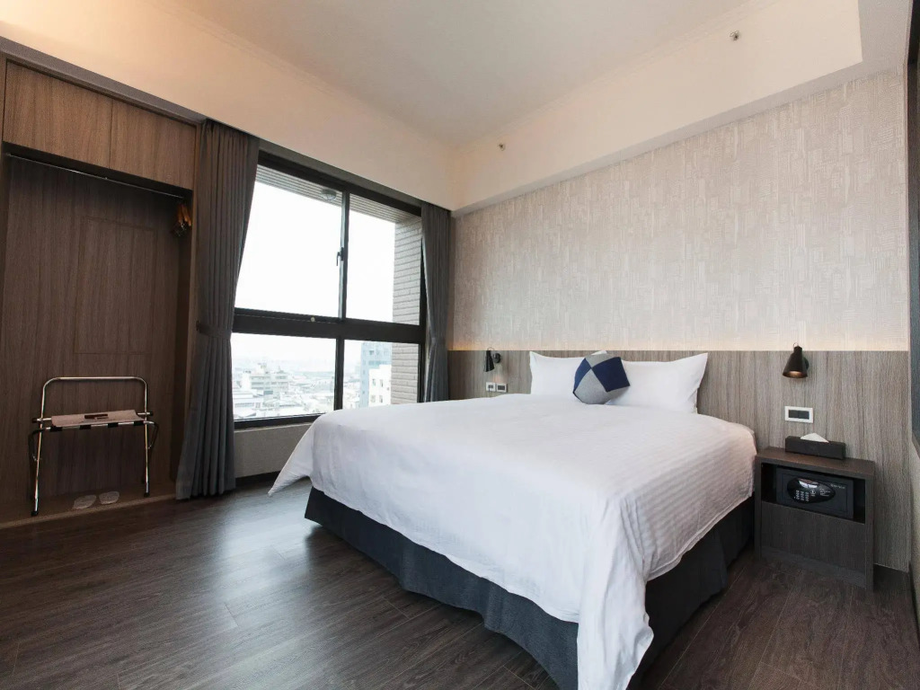 Holiday Inn Express Kaohsiung Love River by IHG