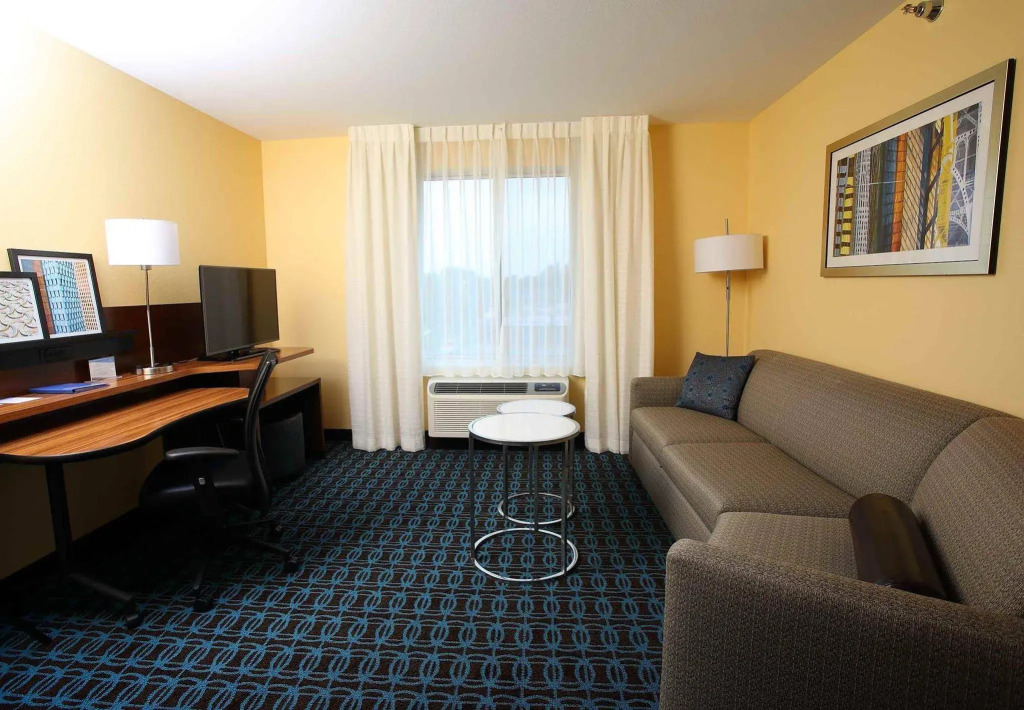 Fairfield Inn & Suites East Grand Forks