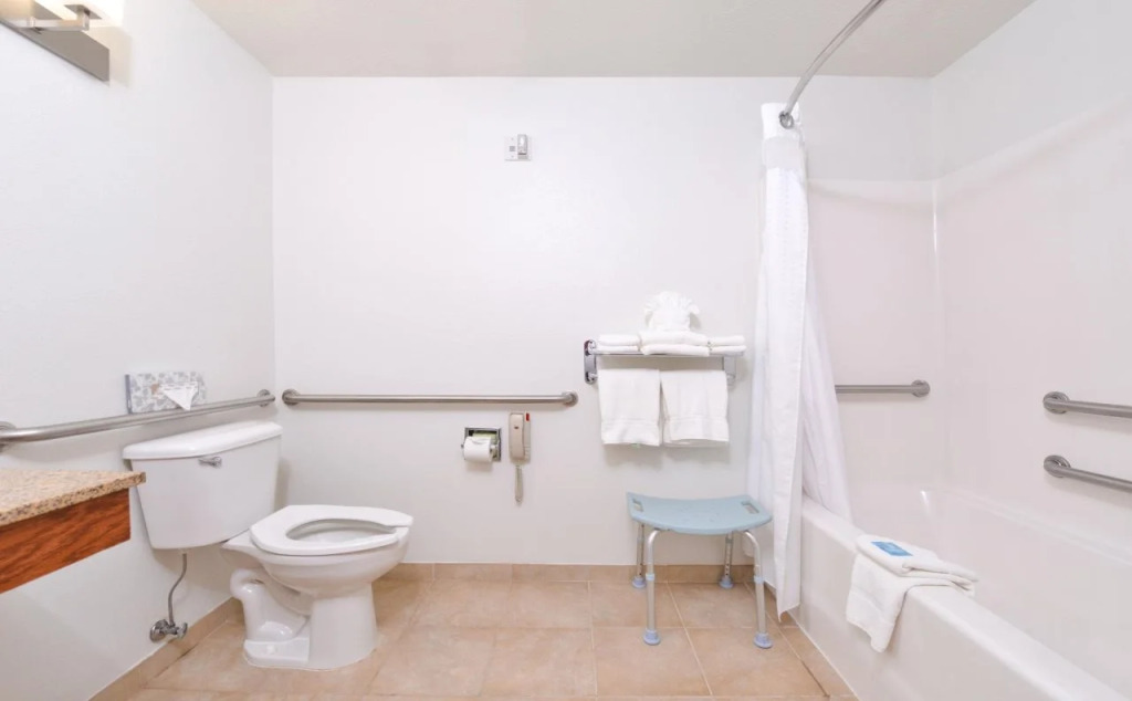 Holiday Inn Express Hotel & Suites Omaha West by IHG