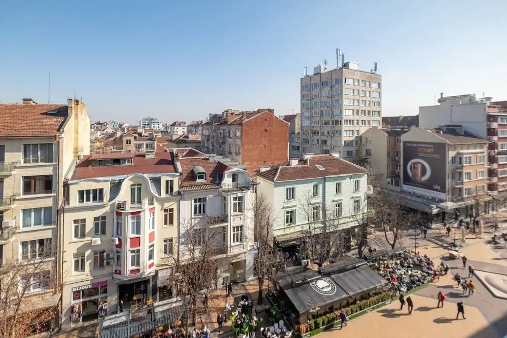 FM Luxury 3-BDR Apartment - Splendid Shapes