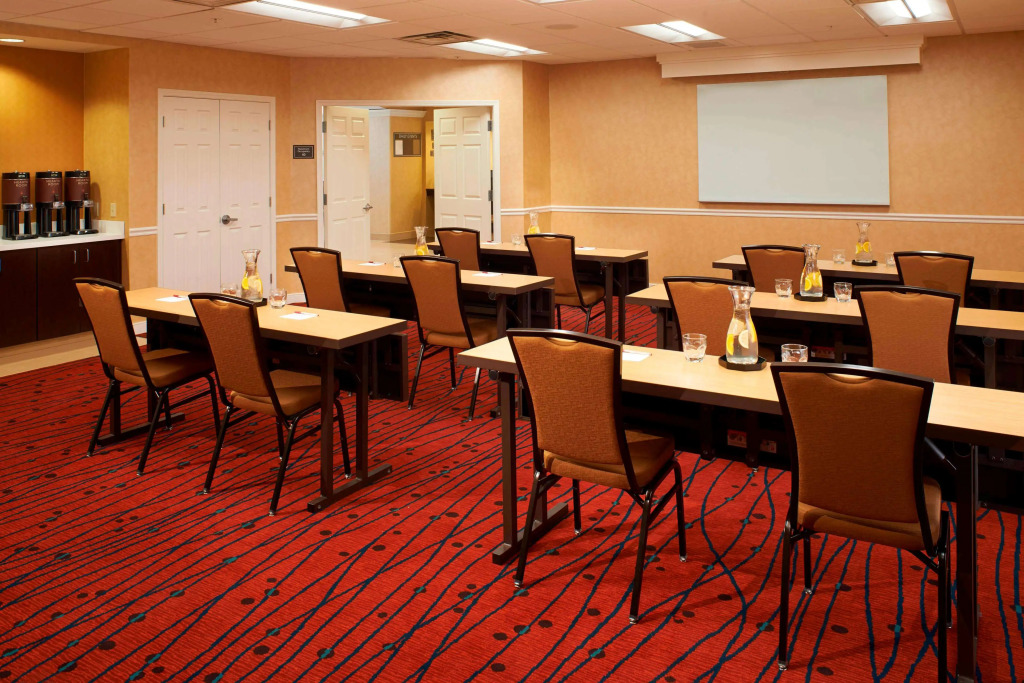 Sonesta ES Suites Chicago Waukegan Gurnee