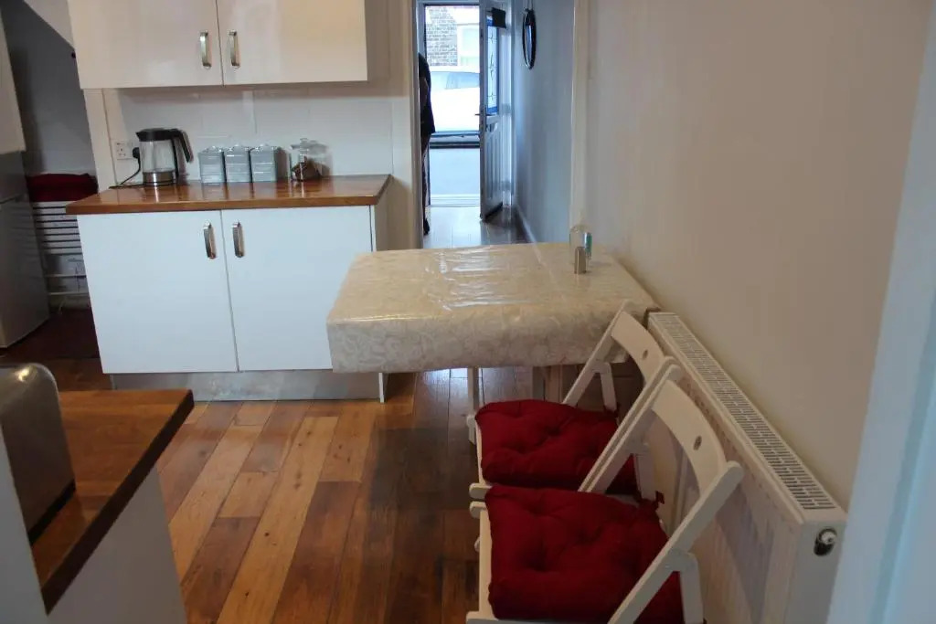 Deal Cottage 5 minutes walk to the beach & Town centre