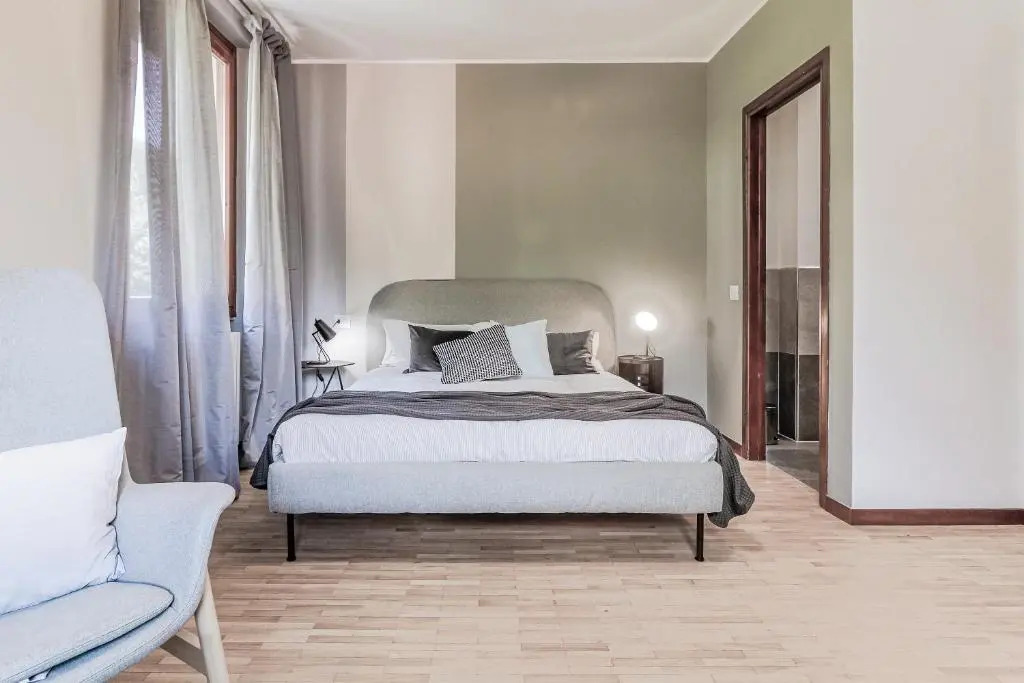 Stunning view lakeside apartment - Larihome A11