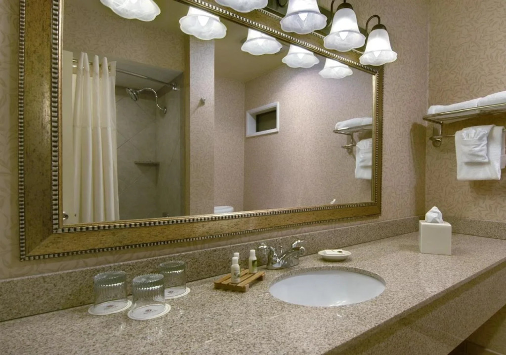 Waypoint Hotel