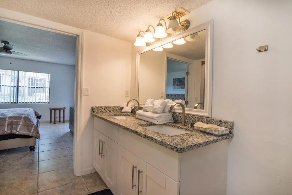 4601 W 46th Street court