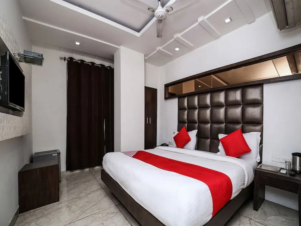 OYO 11150 Hotel Bella Vista