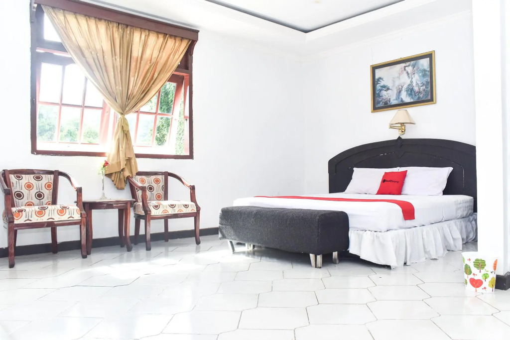 RedDoorz Plus @ Tirta Kencana Hotel