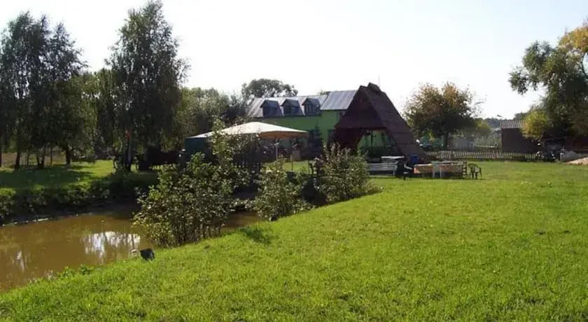 Hotelik nad Stawem