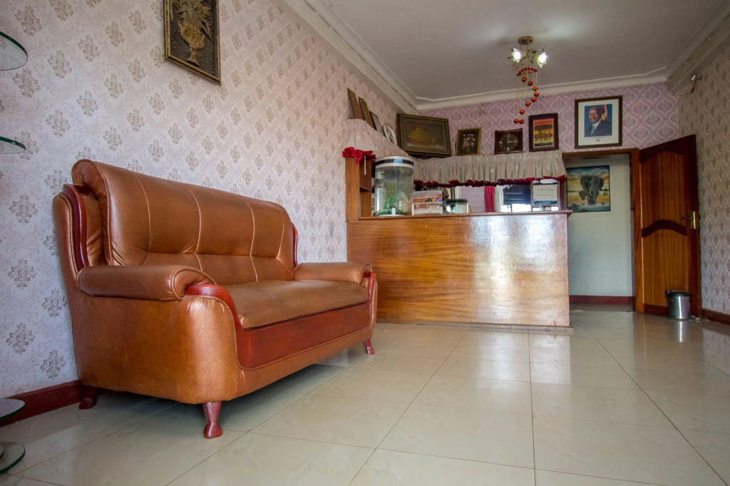 La Grand Chez Johnson Hotel Muyenga