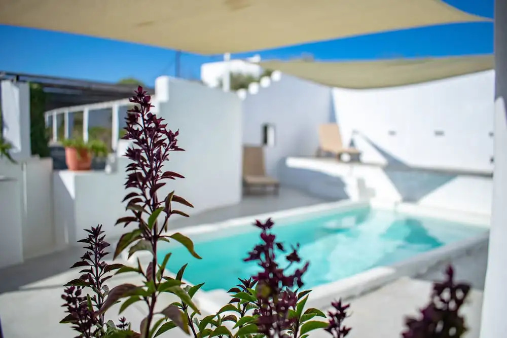 Cozy Studio for 2 Guests With 1 Child or 3 Adults - Walking Distance to Beach