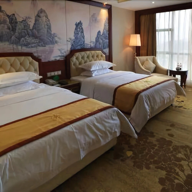 Hong Ji Hua Tian Hotel