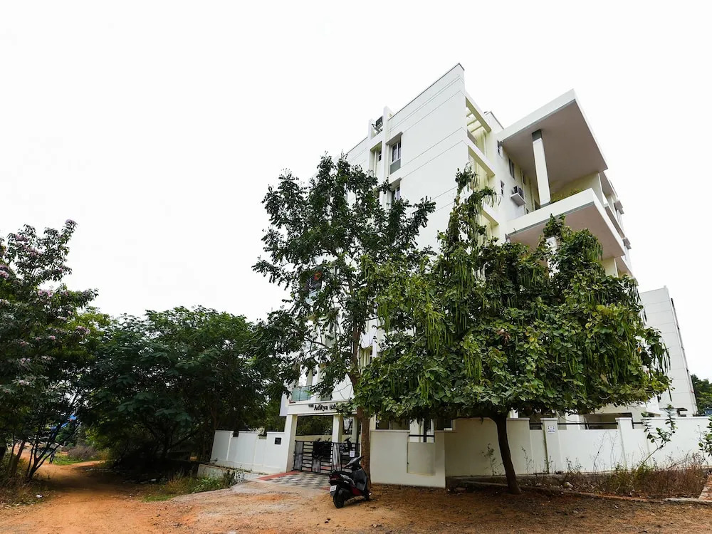 Oyo 22782 Akshara Suites