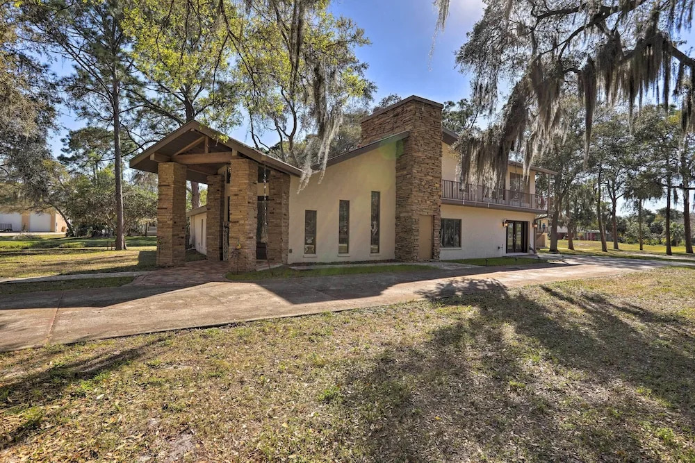 The Peacock Farm Largo Home + Outdoor Oasis!