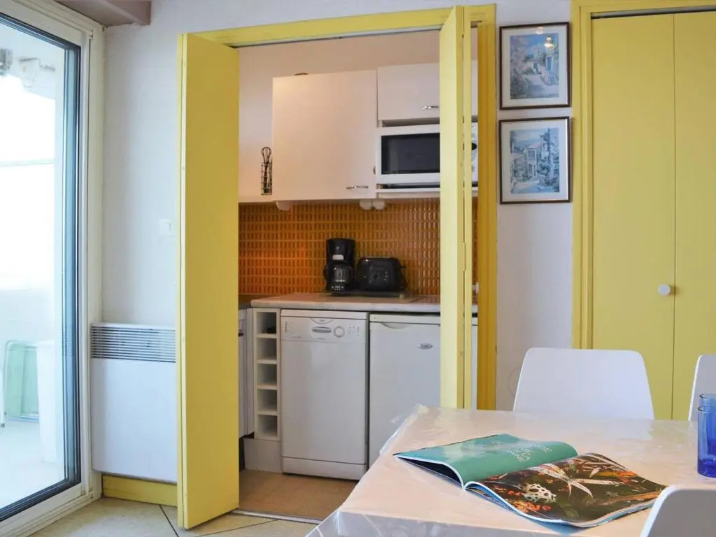 Appartement Le Lavandou, 1 pièce, 3 personnes - FR-1-251-252