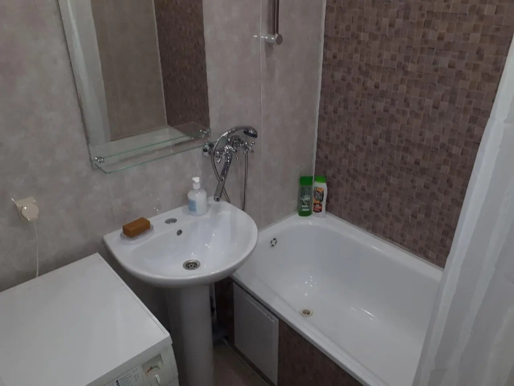 Aday Apartments (Эдэй Апартаменты) на проспекте Победы 36
