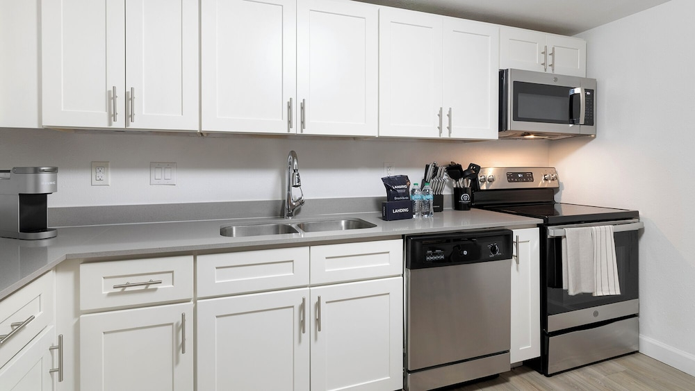 Landing Furnished Apartments Kissimmee near Disney Resort