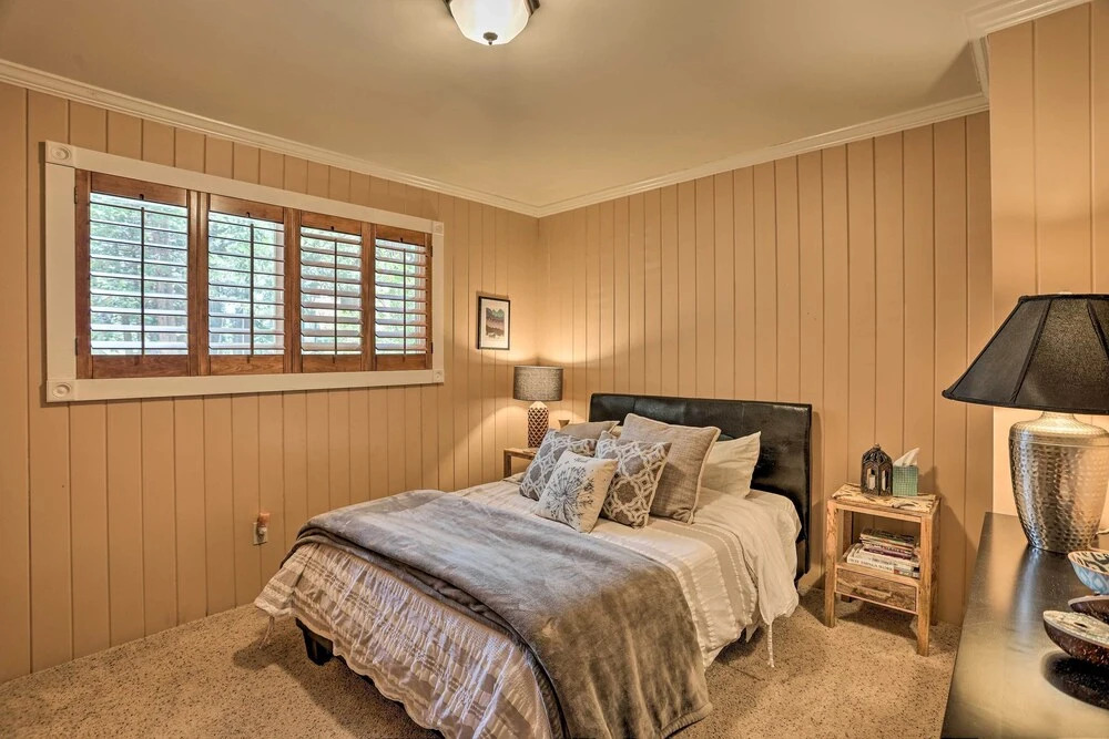 Cozy Lake Arrowhead Cabin < 2 Mi to Blue Jay Bay!