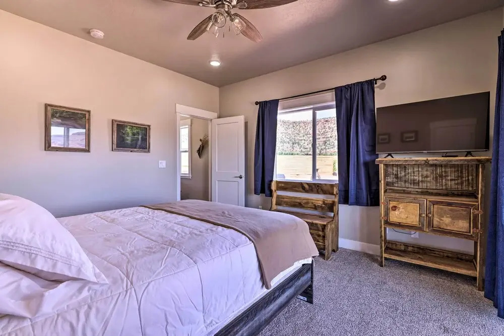 Quiet Kanab Home w/ Panoramic Views & Porch!
