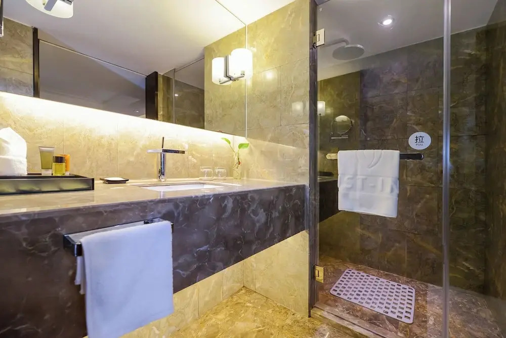 Chongqing Just-inn Hotel