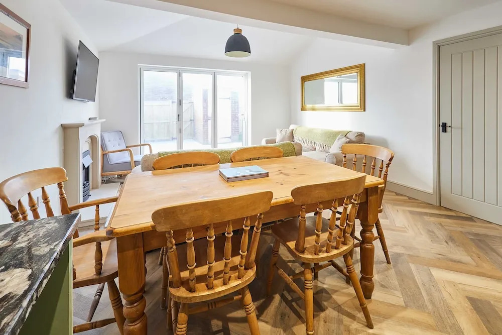 Host Stay Middle Cottage