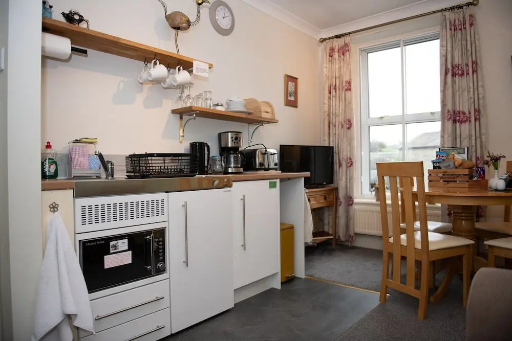 Milton House Studio Apartment Suites
