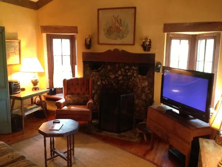 Deer Meadow Cabin by Story Book Lodging