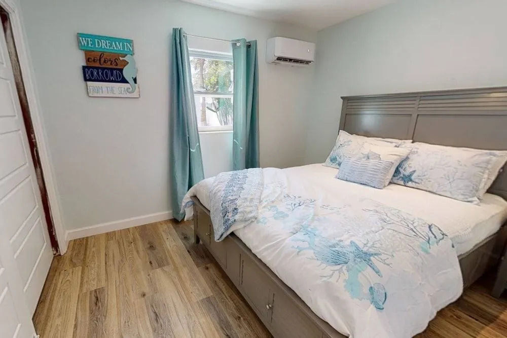 Modern Grove Beautiful 3 Bedroom Home