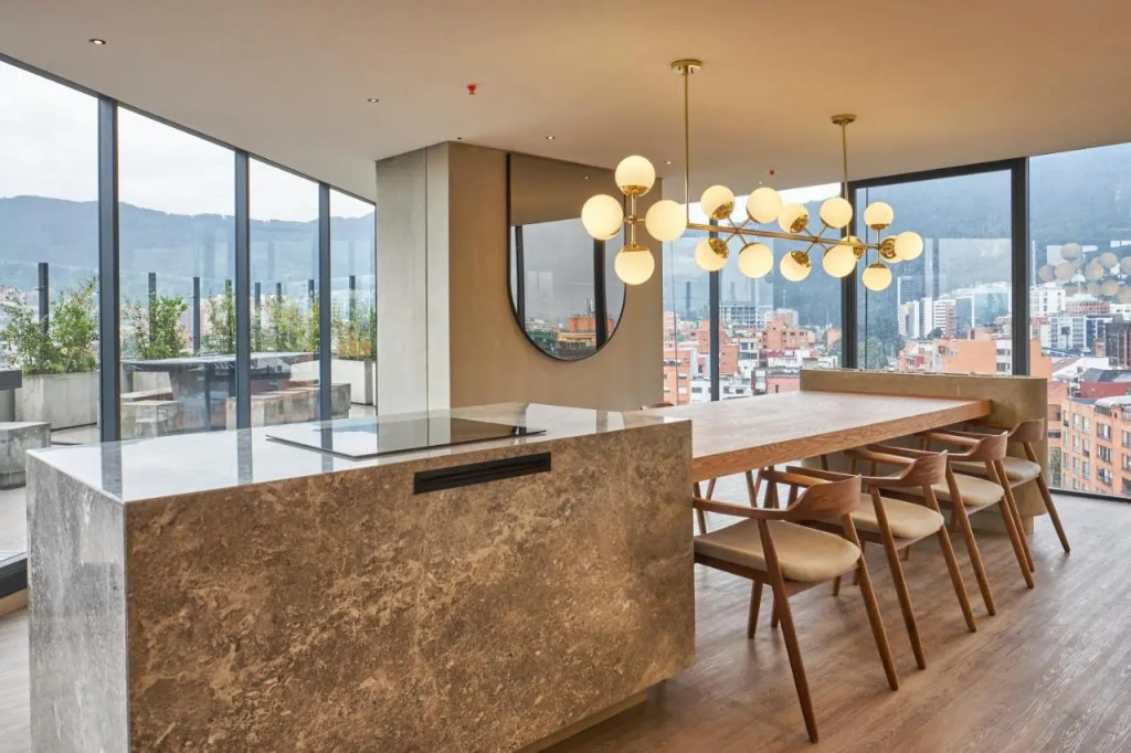 Icon 100 Luxury Apartasuites