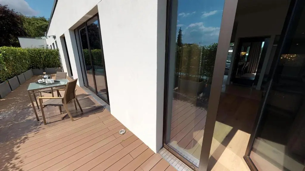 White Pearl Apartment 4.40