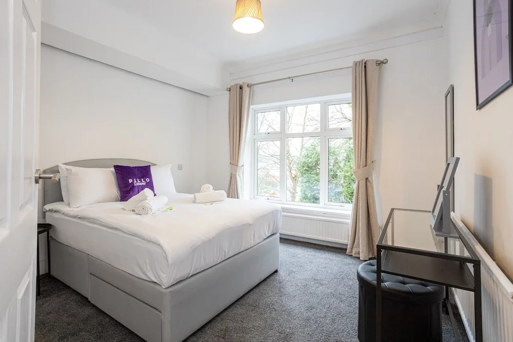 Pillo Rooms - 4BR House near Heaton Park