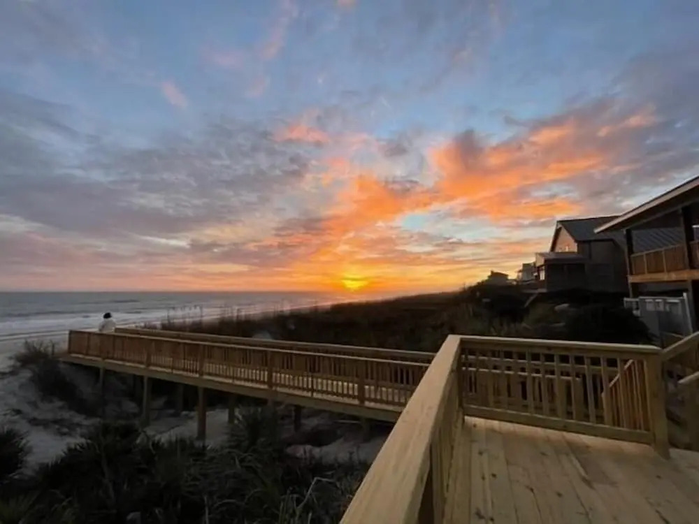 The Beachcomber 5 Bedroom Home by RedAwning